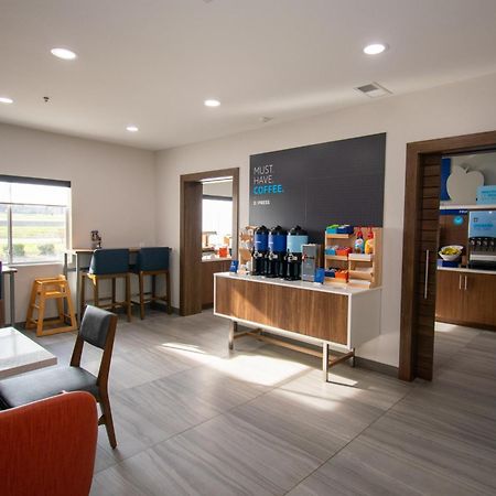 Holiday Inn Express & Suites Sulphur Springs By Ihg Bagian luar foto