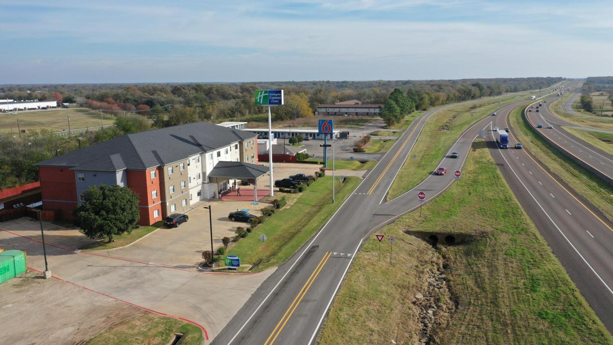 Holiday Inn Express & Suites Sulphur Springs By Ihg Bagian luar foto