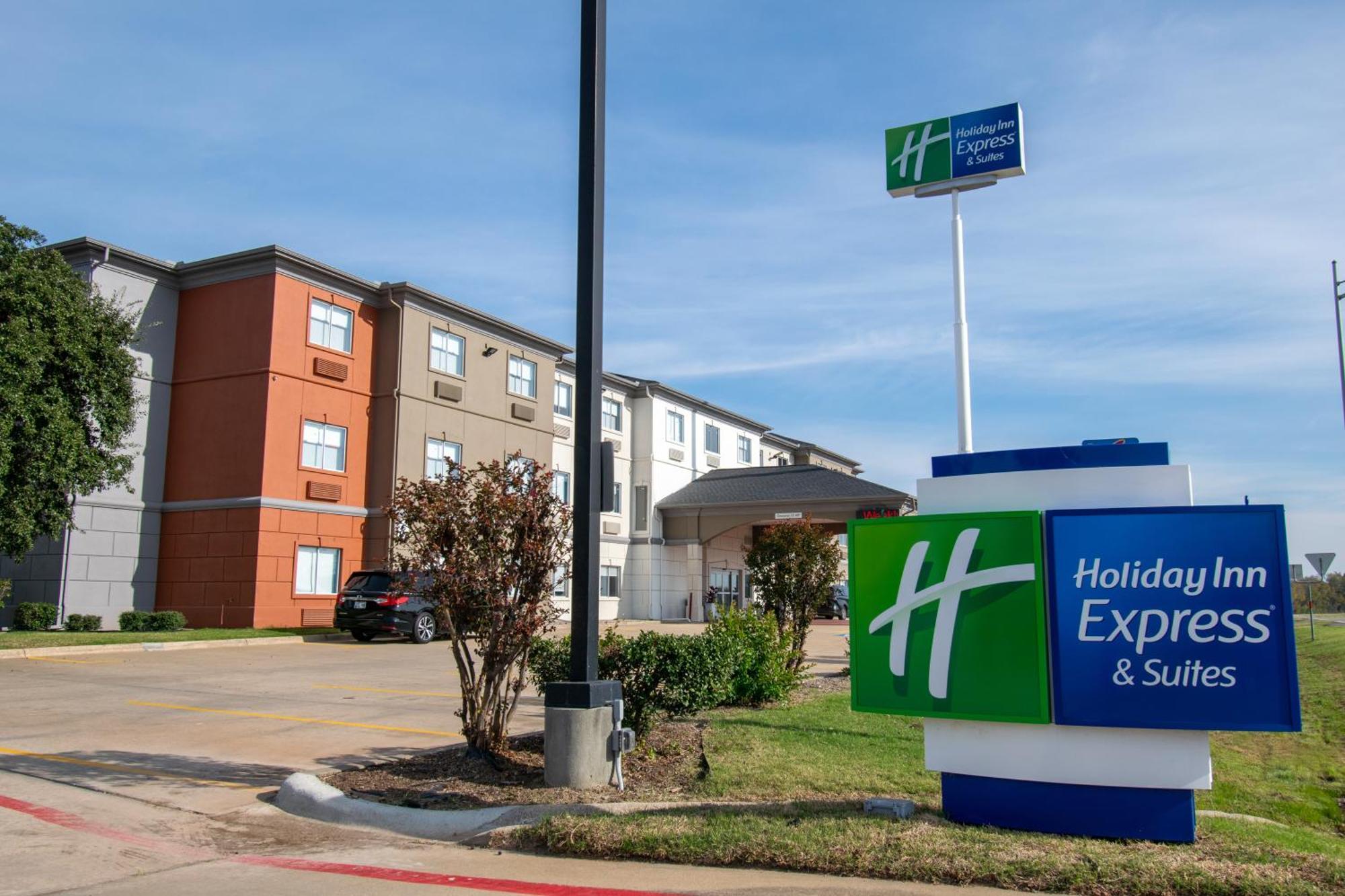Holiday Inn Express & Suites Sulphur Springs By Ihg Bagian luar foto