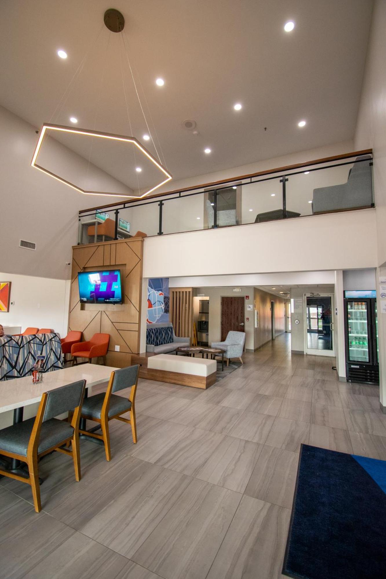 Holiday Inn Express & Suites Sulphur Springs By Ihg Bagian luar foto
