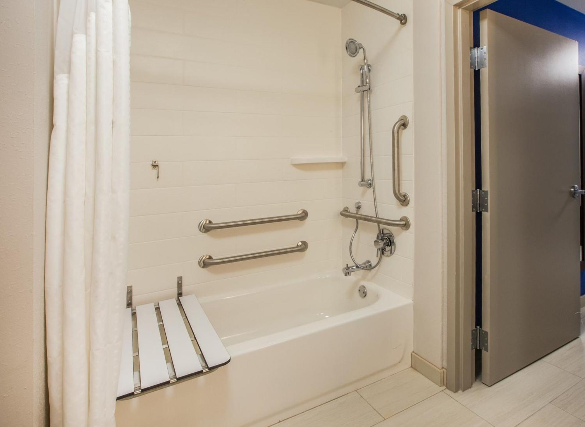 Holiday Inn Express & Suites Sulphur Springs By Ihg Bagian luar foto